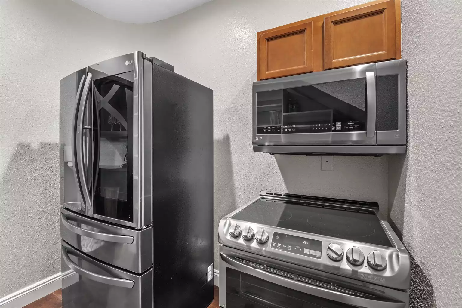 Full size all stainless steel appliances