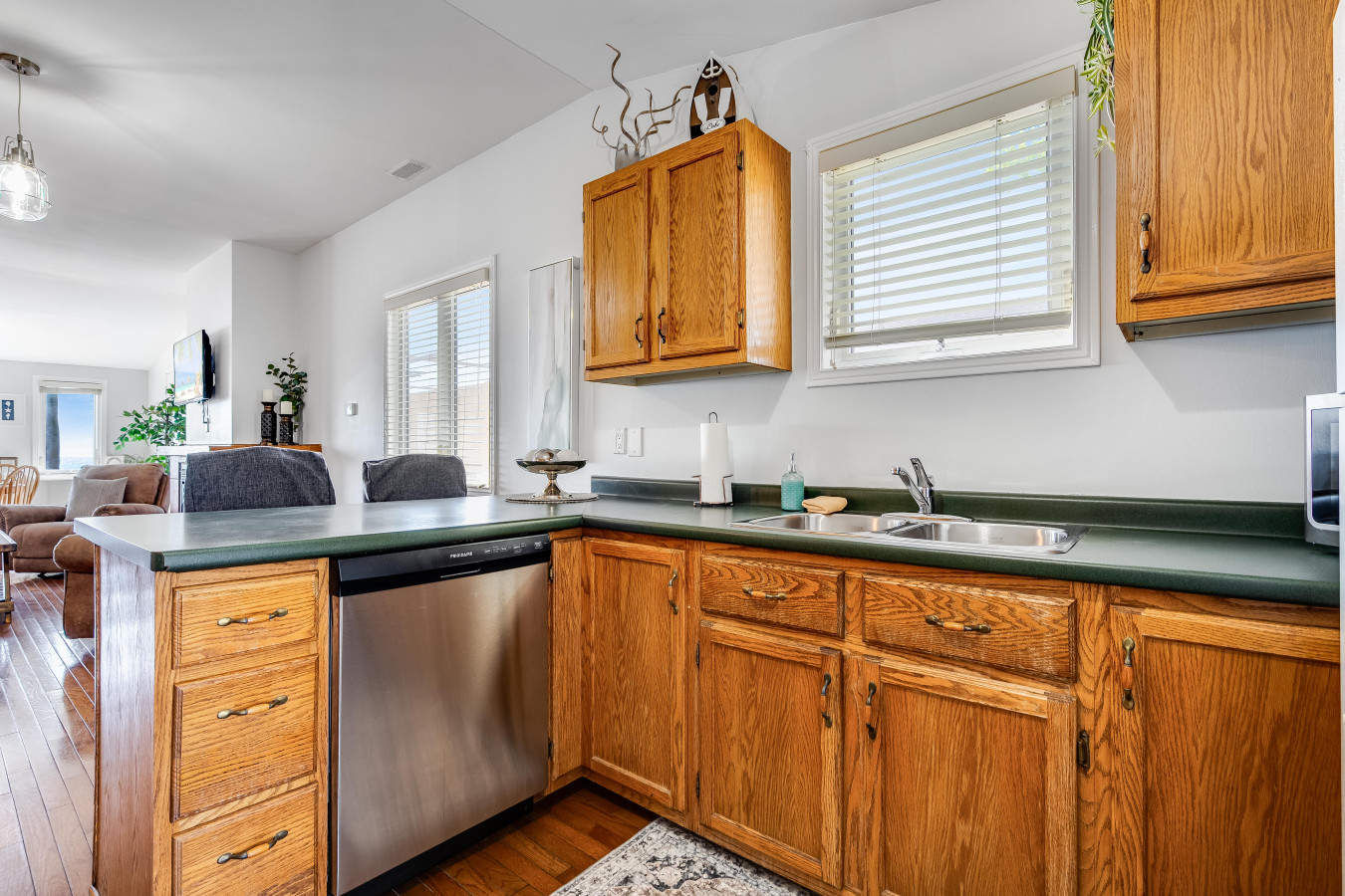 Bright kitchen with lakeside inspiration Bright kitchen with lakeside inspiration - Better Than Ever Lakehouse! - Leamington
