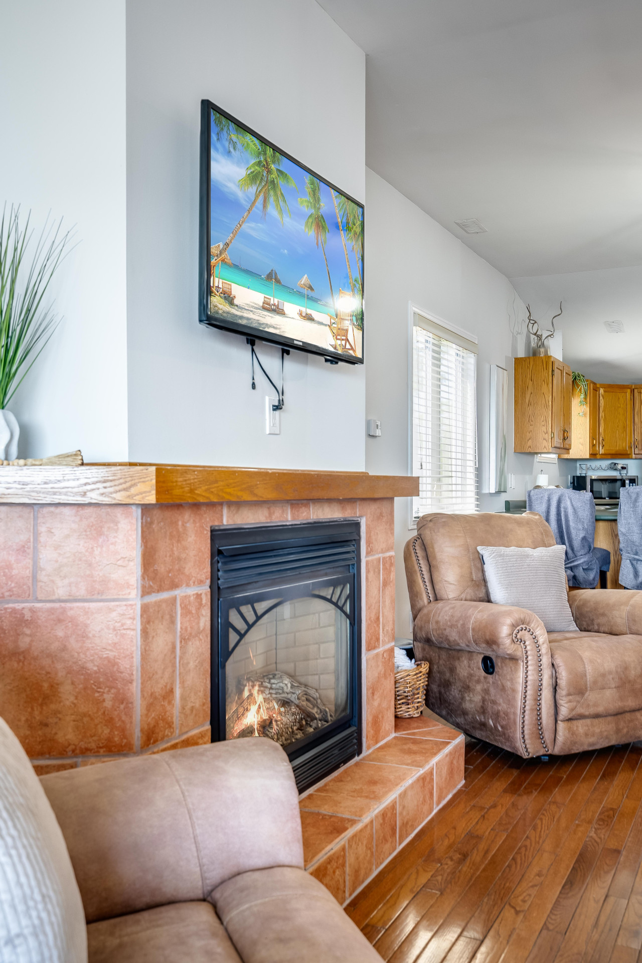 Bright and airy space with the rhythm of the water nearby Bright and airy space with the rhythm of the water nearby - Better Than Ever Lakehouse! - Leamington