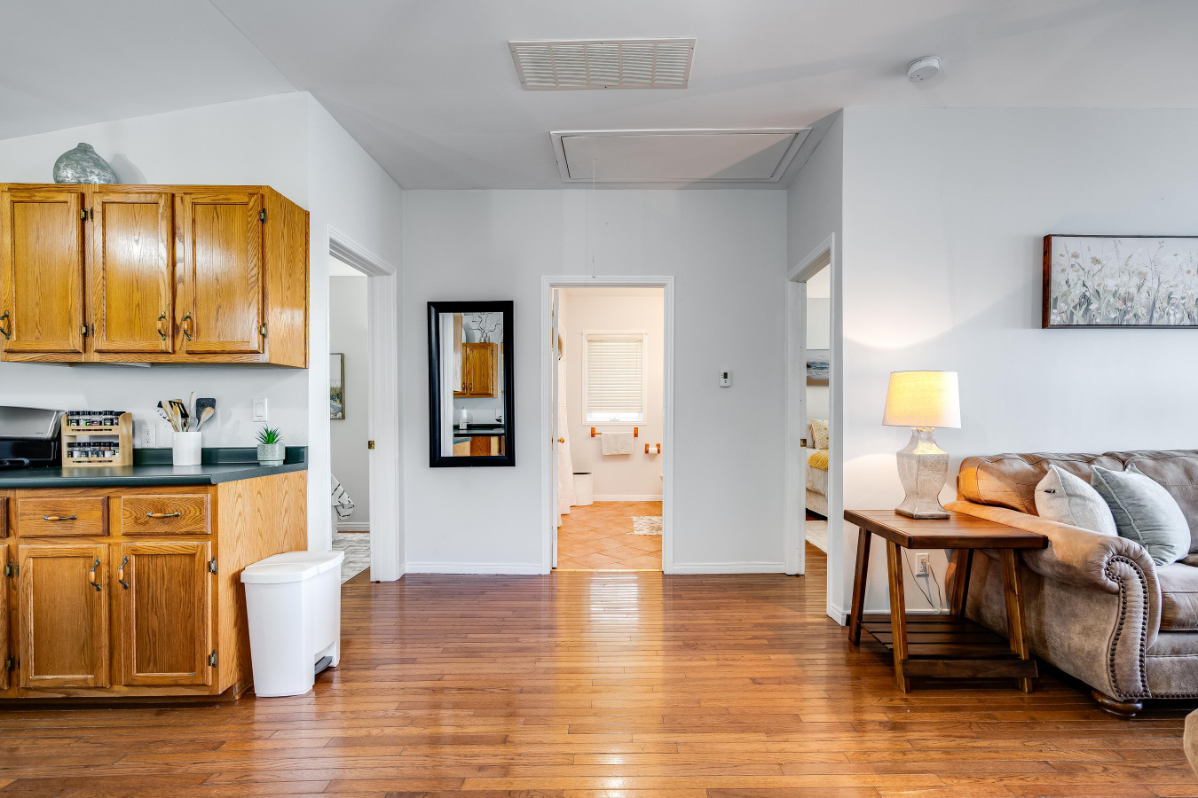 Bright and airy space with the rhythm of the water nearby Bright and airy space with the rhythm of the water nearby - Better Than Ever Lakehouse! - Leamington