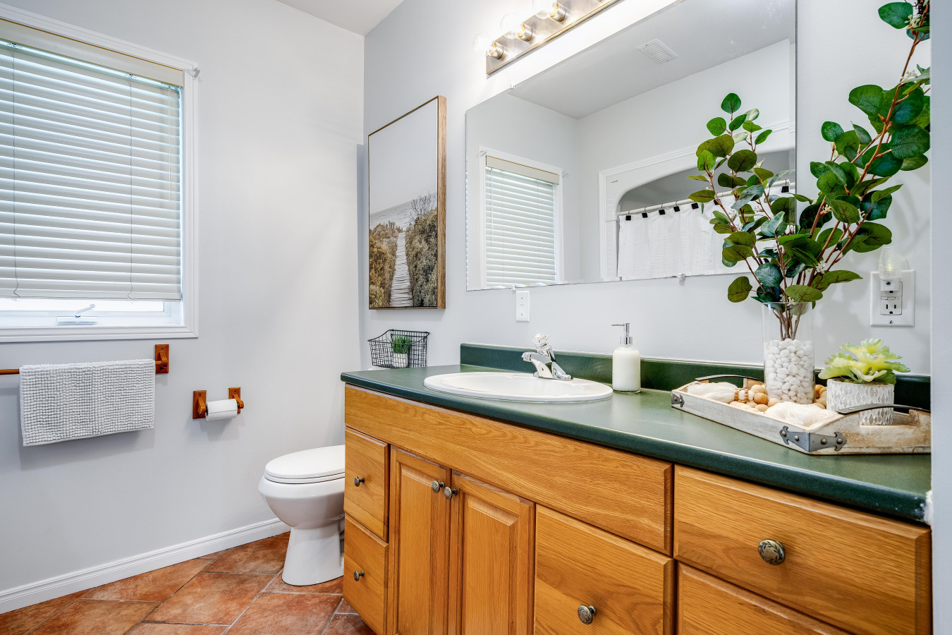 A sunny bathroom retreat with floating views A sunny bathroom retreat with floating views - Better Than Ever Lakehouse! - Leamington