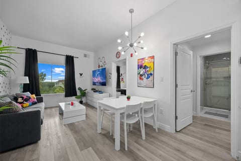 2 Queen Beds | Theme Park Free Shuttle Included