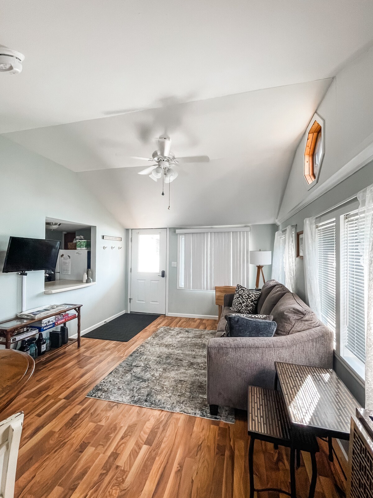 lakside-cottage-3-near-houghton/