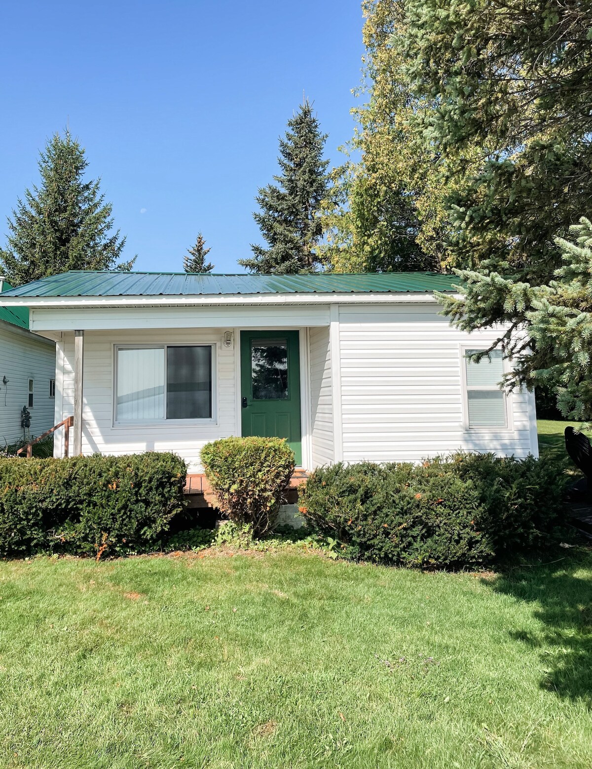 lakside-cottage-3-near-houghton/