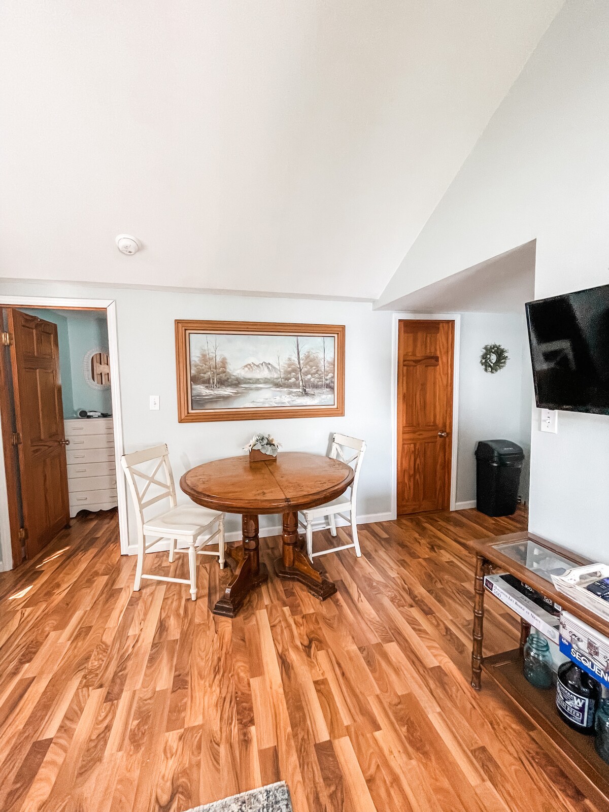 lakside-cottage-3-near-houghton/