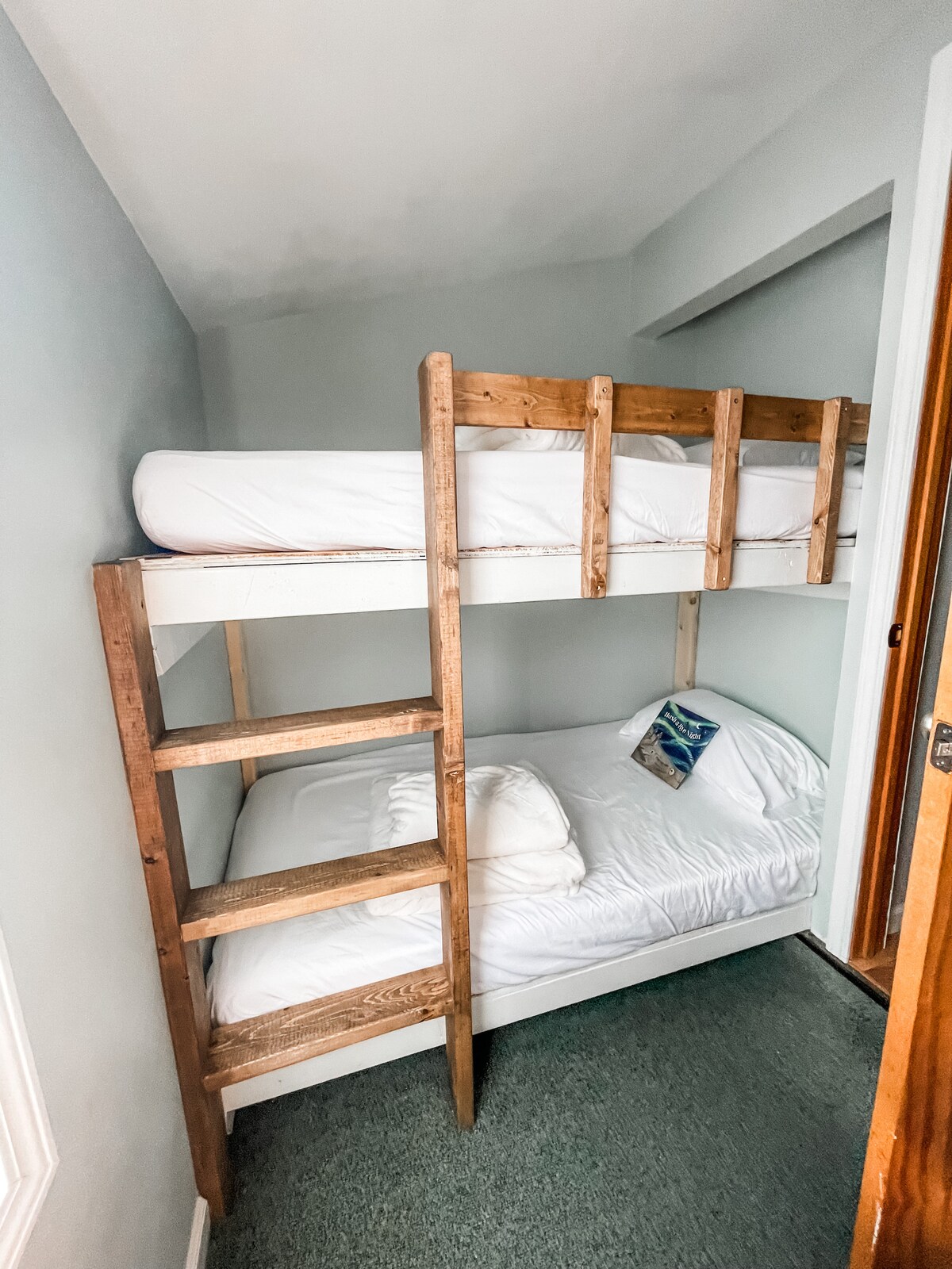 lakside-cottage-3-near-houghton/