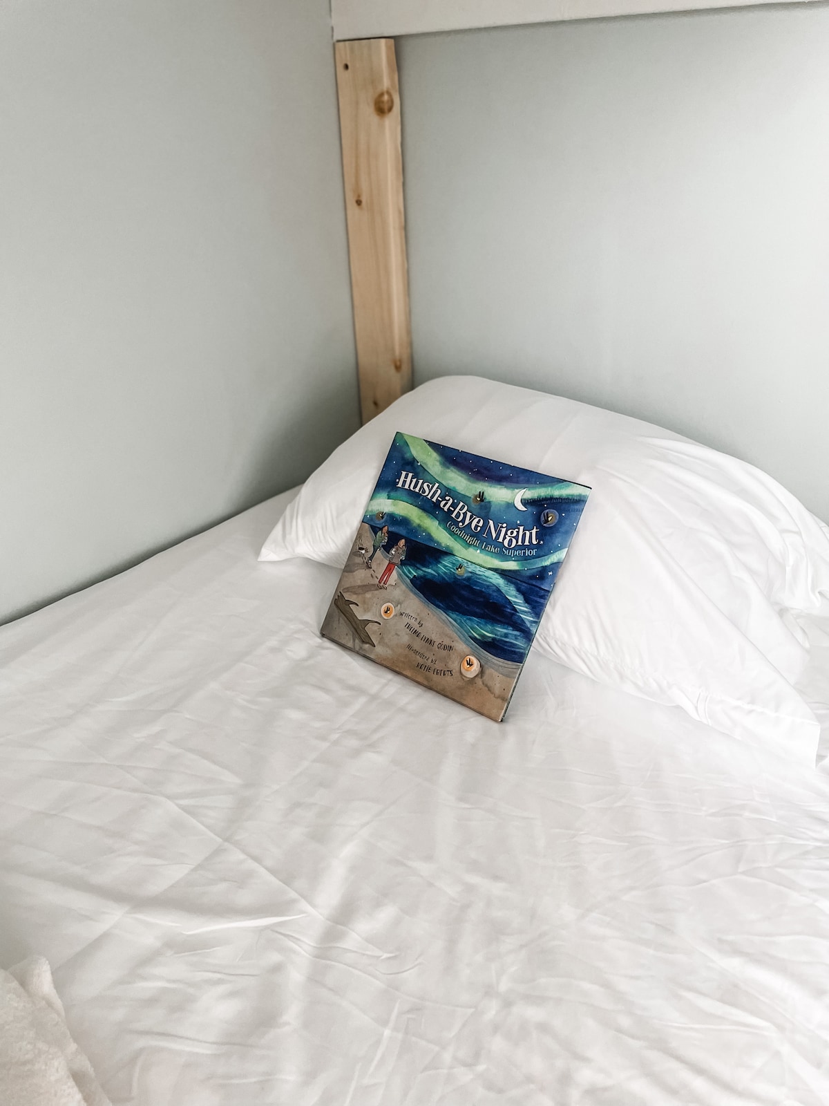 lakside-cottage-3-near-houghton/