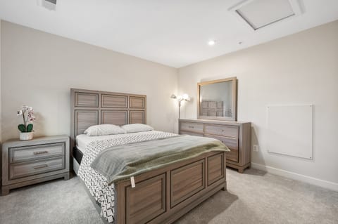Modern Suite with Private Bath