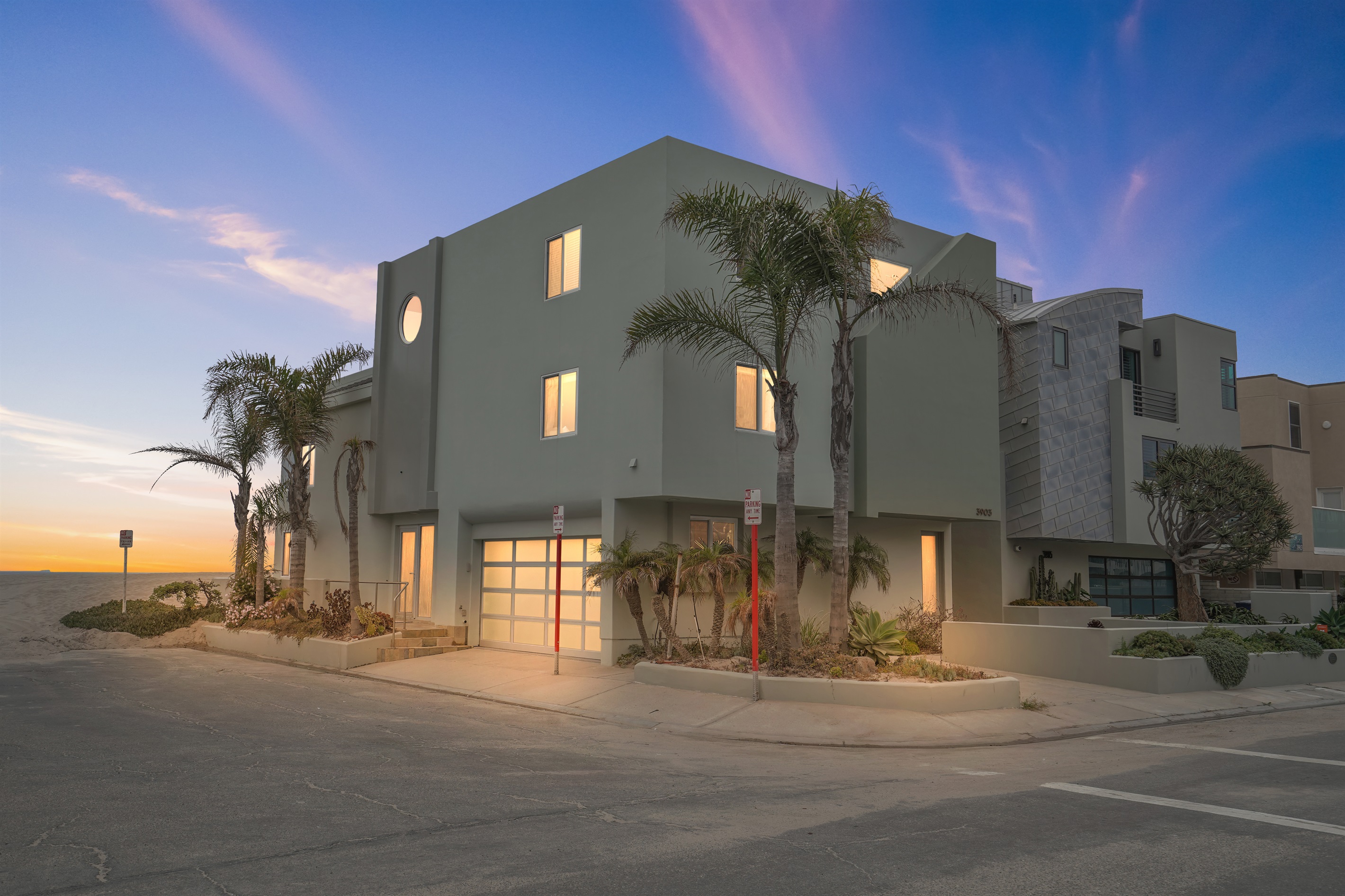 Welcome to Great Wide Open in Hollywood Beach, Oxnard, California