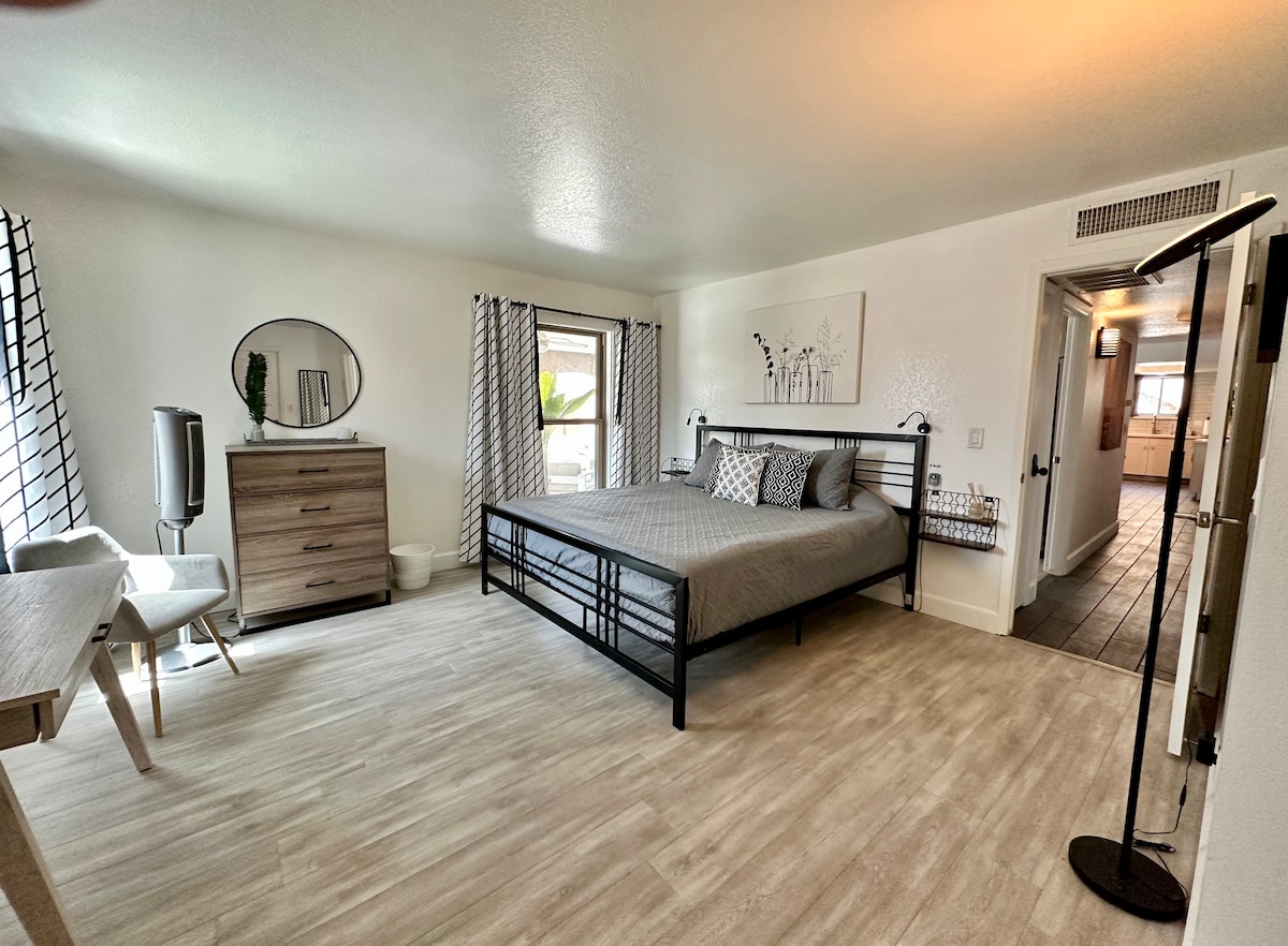 SUNSET POINTE STUNNING 3 BEDROOM POOL HOME! - Lake Havasu City