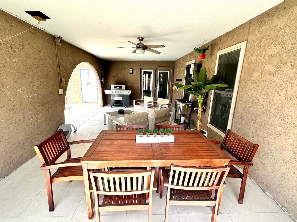 SUNSET POINTE STUNNING 3 BEDROOM POOL HOME! - Lake Havasu City