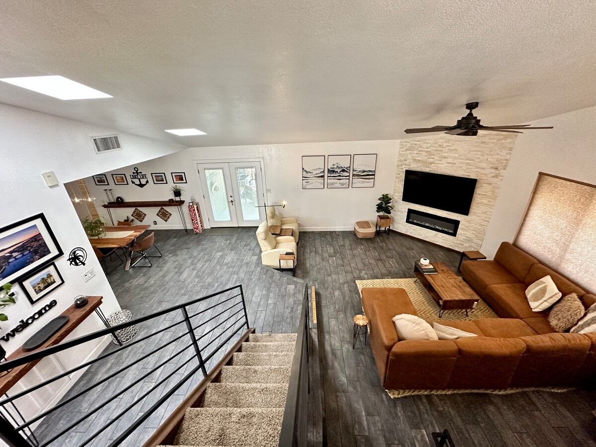 SUNSET POINTE STUNNING 3 BEDROOM POOL HOME! - Lake Havasu City