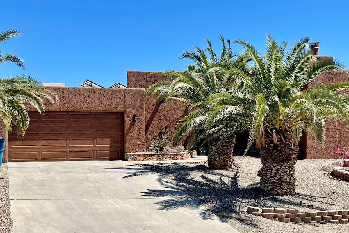 SUNSET POINTE STUNNING 3 BEDROOM POOL HOME! - Lake Havasu City
