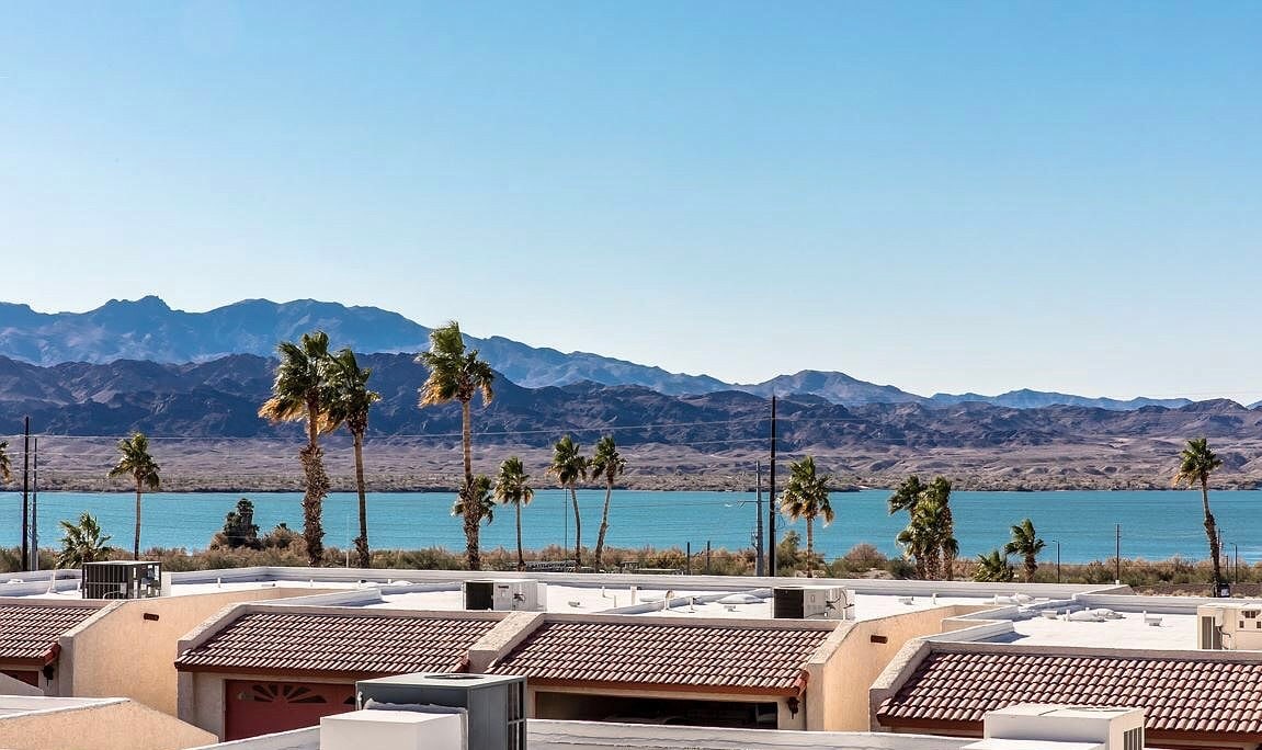 SUNSET POINTE STUNNING 3 BEDROOM POOL HOME! - Lake Havasu City