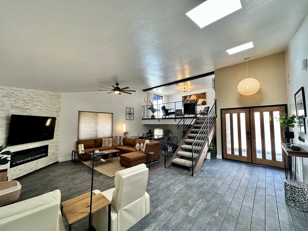 SUNSET POINTE STUNNING 3 BEDROOM POOL HOME! - Lake Havasu City