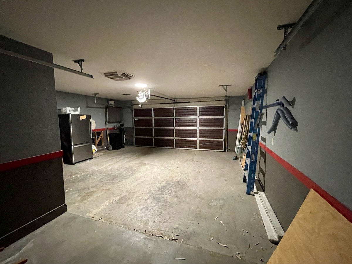 SUNSET POINTE STUNNING 3 BEDROOM POOL HOME! - Lake Havasu City