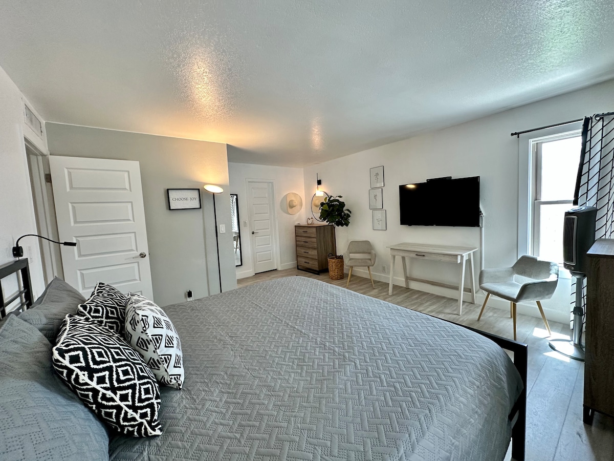 SUNSET POINTE STUNNING 3 BEDROOM POOL HOME! - Lake Havasu City