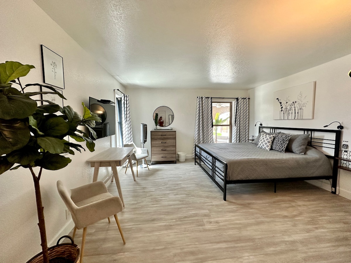 SUNSET POINTE STUNNING 3 BEDROOM POOL HOME! - Lake Havasu City