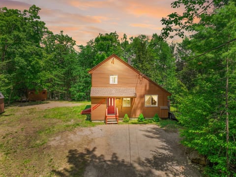The Ridgehouse | Cozy Cabin, Heart of Bartlett