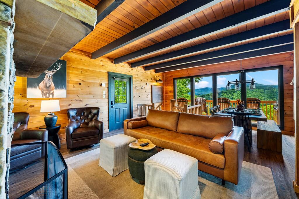 views!-3x-king-beds-hot-tub-pool-fishing-wi-fi/