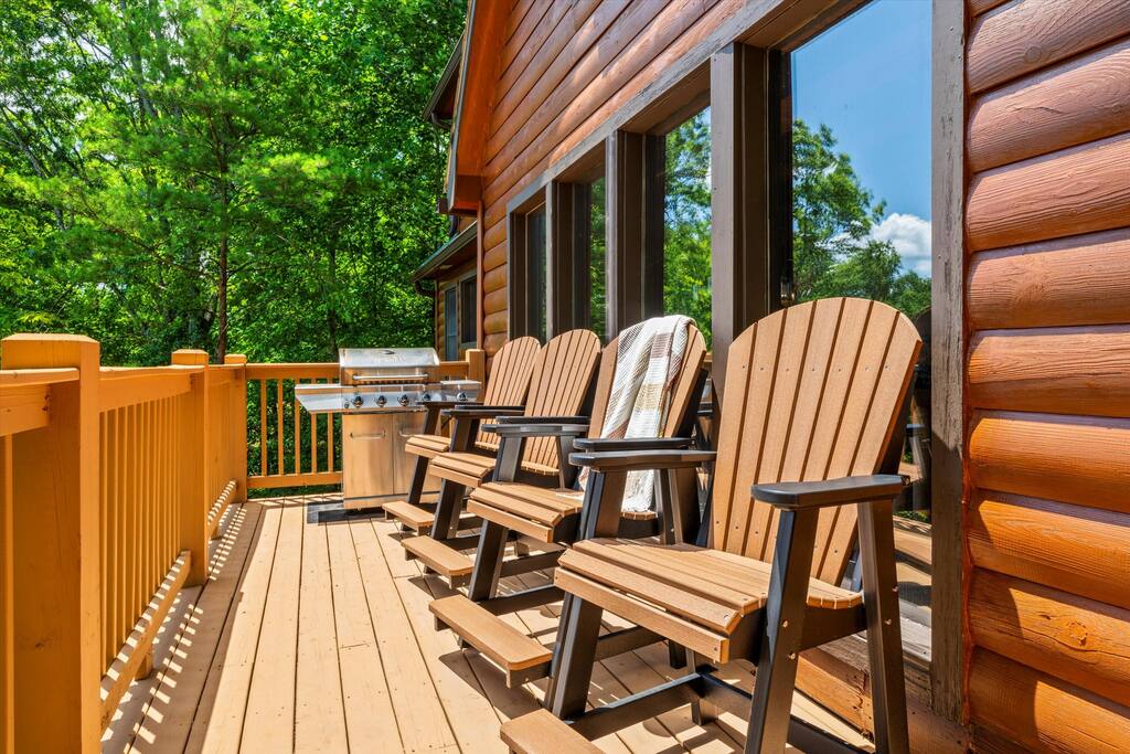 views!-3x-king-beds-hot-tub-pool-fishing-wi-fi/