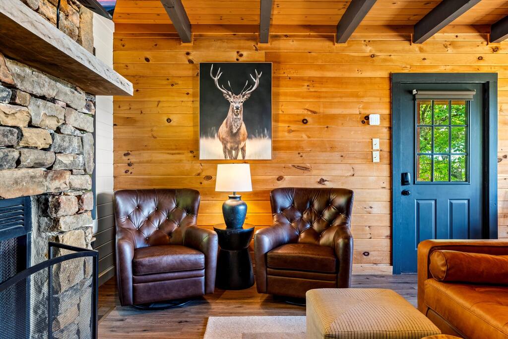 views!-3x-king-beds-hot-tub-pool-fishing-wi-fi/