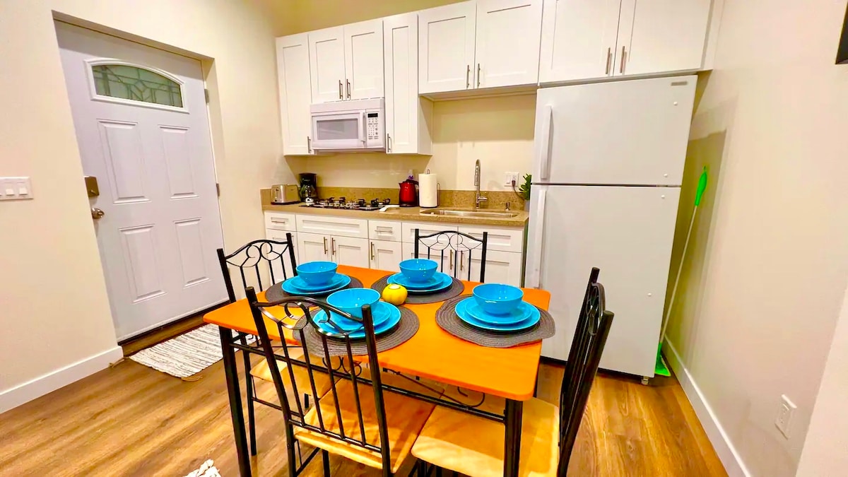 unique-and-luxury-guest-house-4sleep/