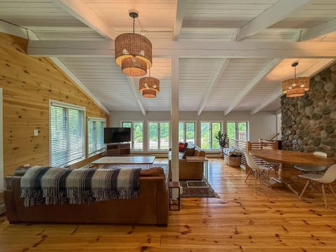 The Riverglass | Saco River Oasis, Hot Tub, Views