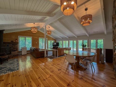 The Riverglass | Saco River Oasis, Hot Tub, Views