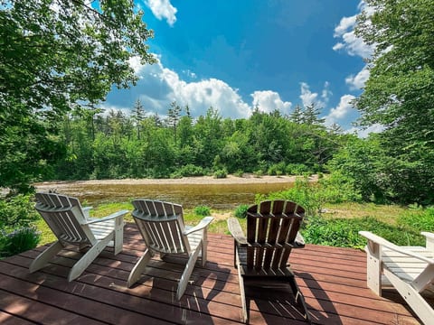 The Riverglass | Saco River Oasis, Hot Tub, Views