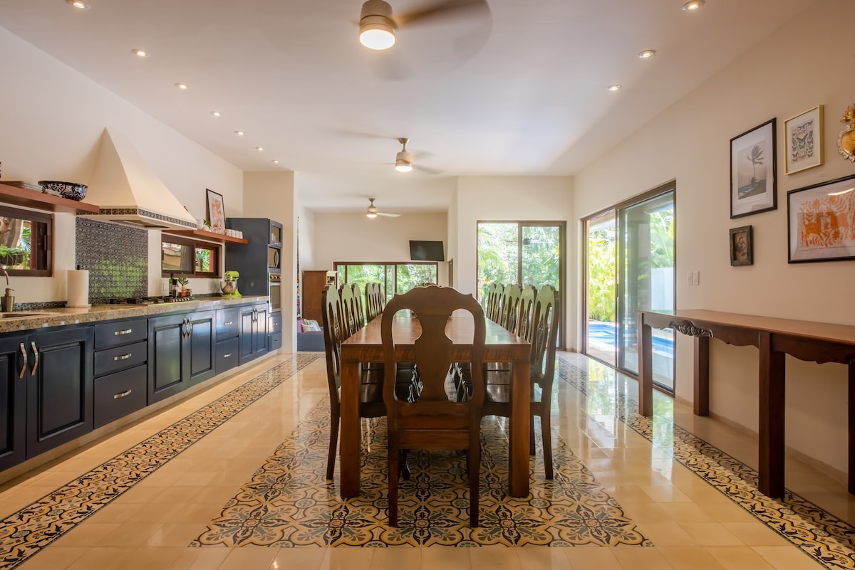 spacious-family-villa-beach-private-pool-golf/