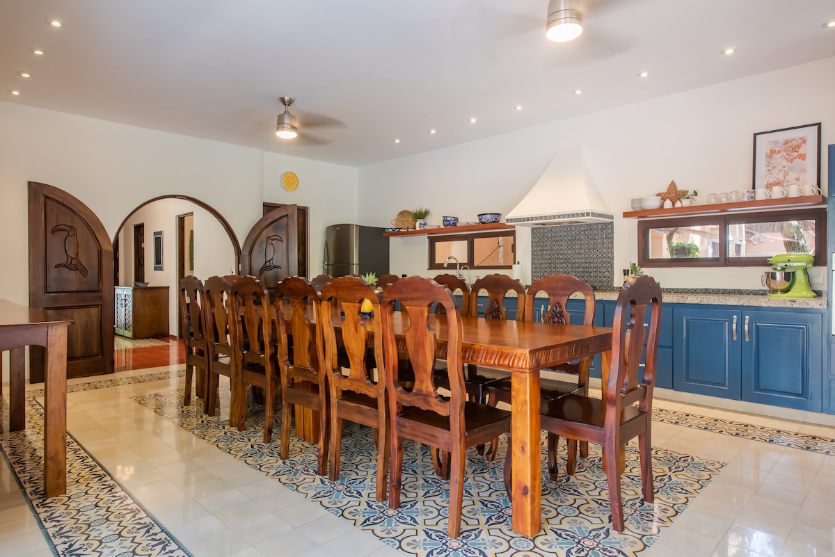 spacious-family-villa-beach-private-pool-golf/