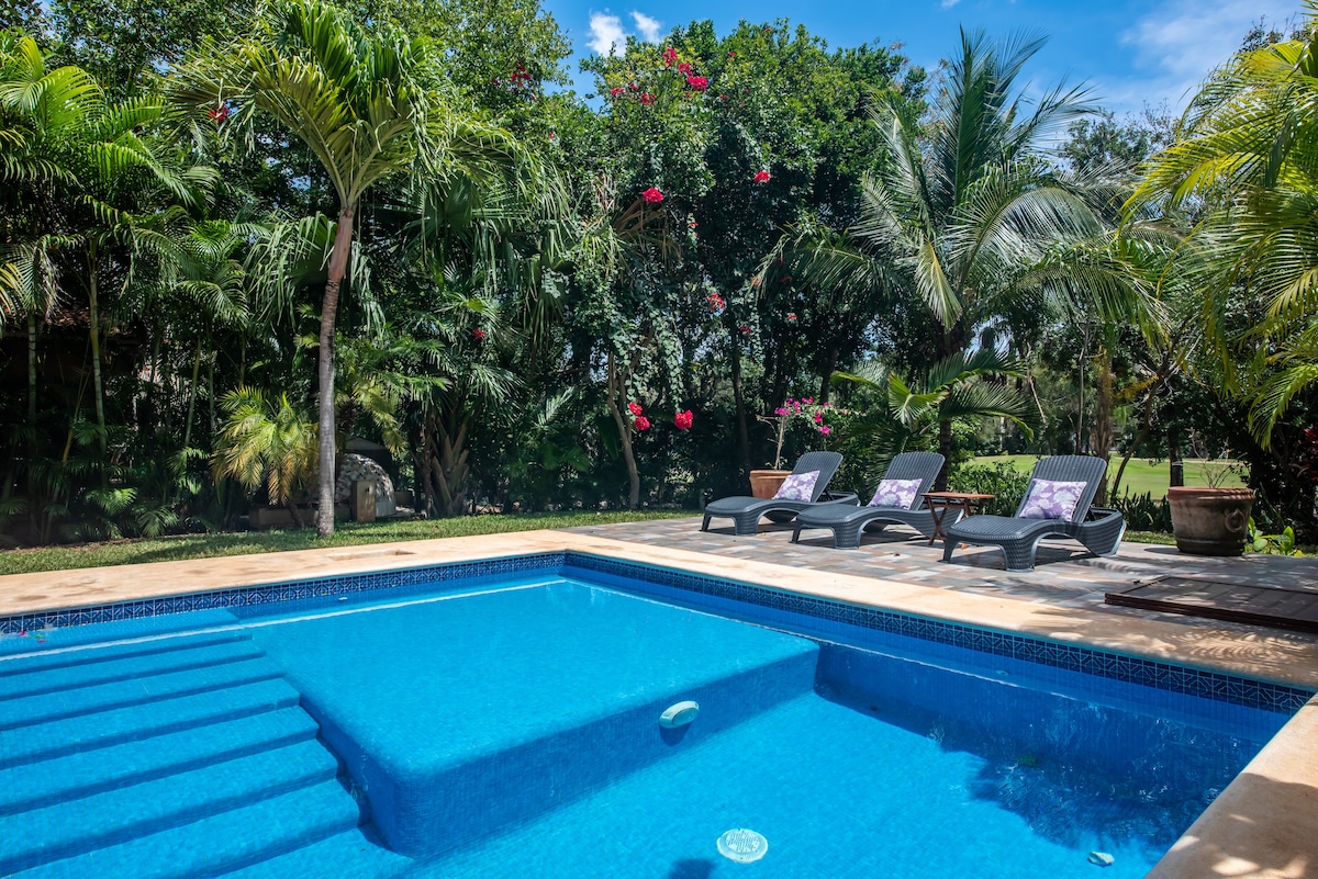 spacious-family-villa-beach-private-pool-golf/