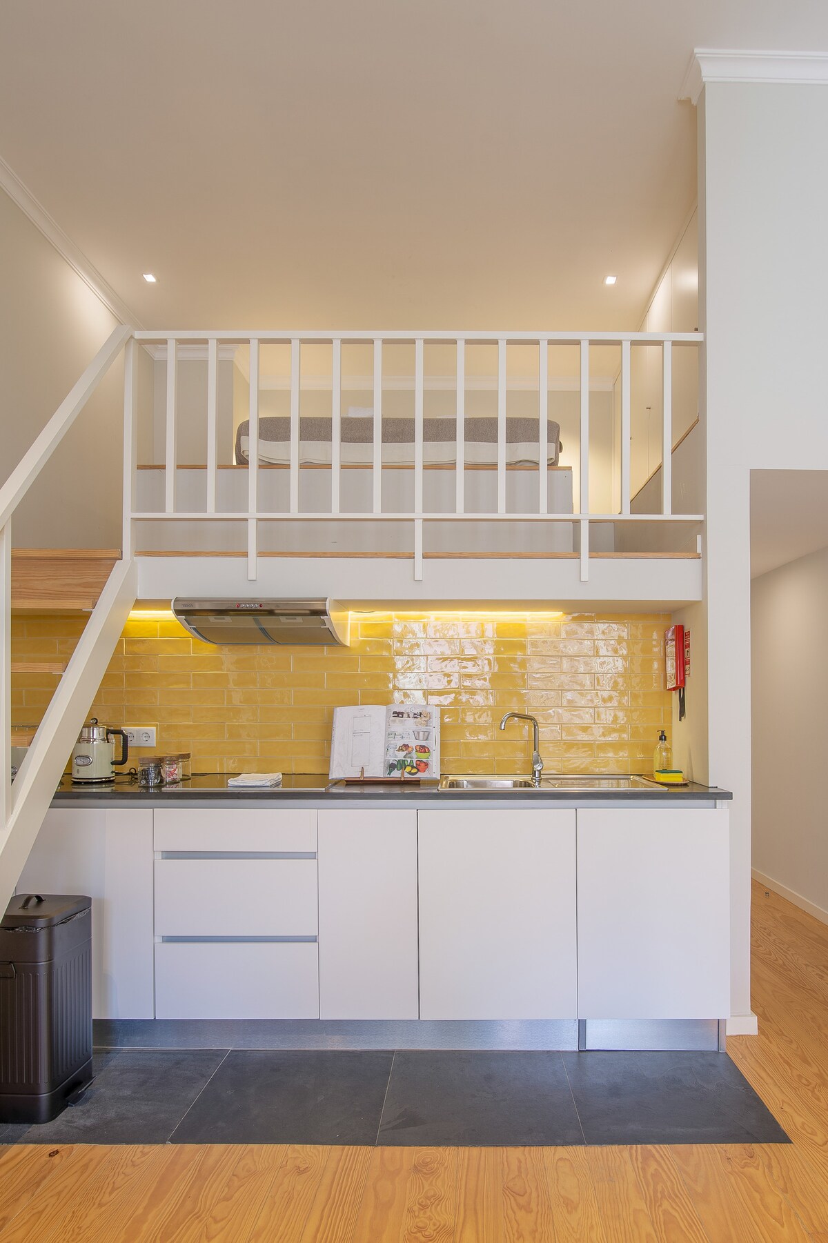 almada-151-2t-terrace-light-porto-center/