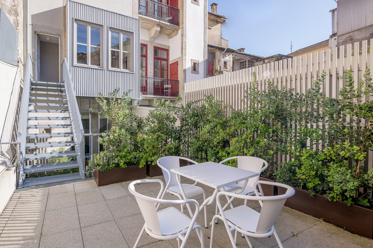 almada-151-2t-terrace-light-porto-center/