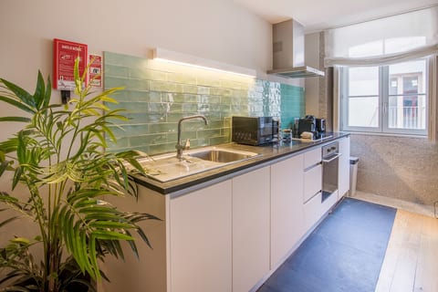 Almada 151 (3F) - 2BR Apartment - Porto Center