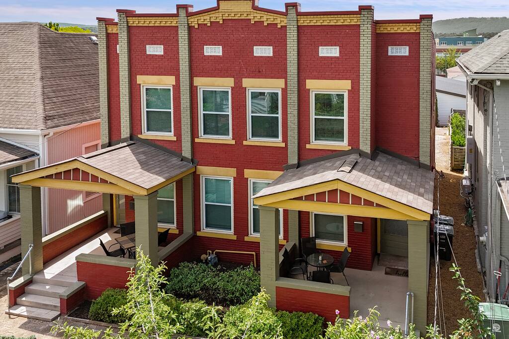 Downtown | Family Friendly | Walk to the Choo Choo