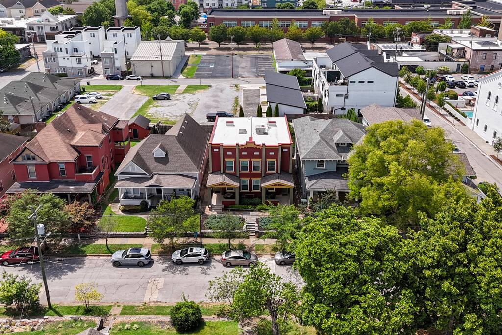 Walk to Choo Choo - Free Off Street Parking - Cozy - Chattanooga Walk to Choo Choo - Free Off Street Parking - Cozy - Chattanooga