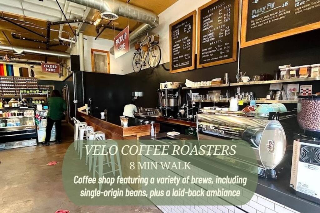 Walk to Choo Choo - Free Off Street Parking - Cozy - Chattanooga Walk to Choo Choo - Free Off Street Parking - Cozy - Chattanooga