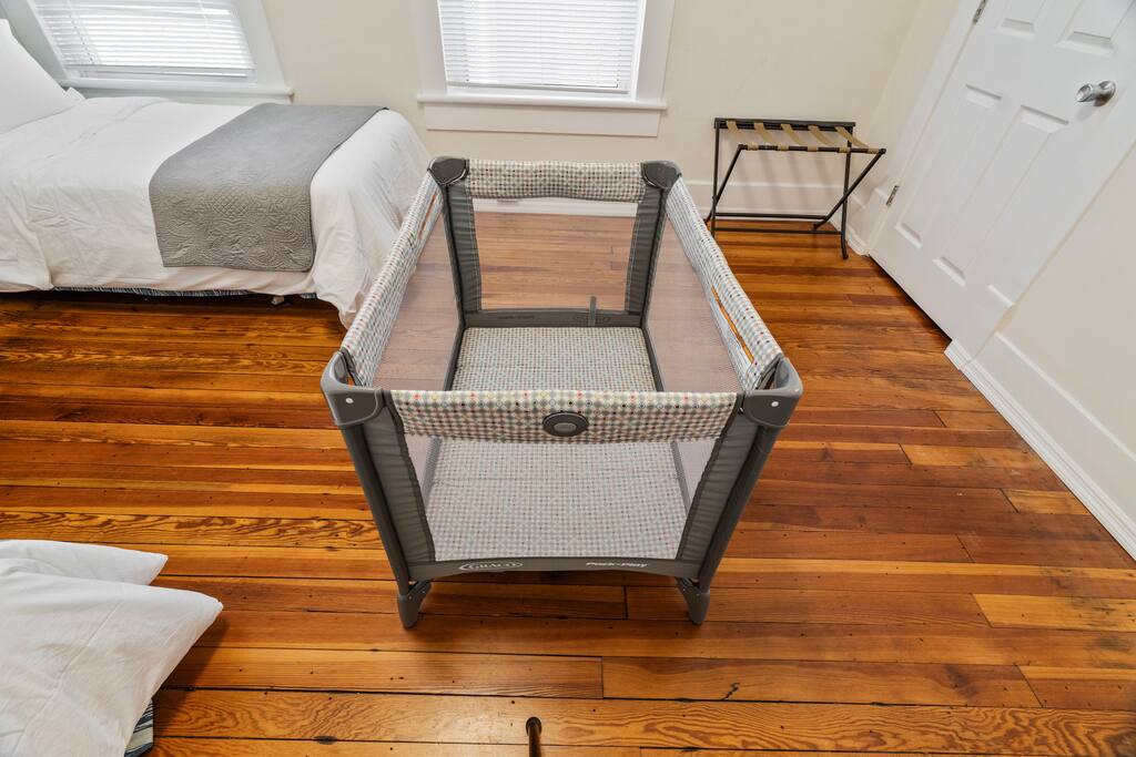 Traveling with little ones? We've got you covered with a Pack 'n Play available for your use during your stay Traveling with little ones? We've got you covered with a Pack 'n Play available for your use during your stay - Walk to Choo Choo - Free Off Street Parking - Cozy - Chattanooga
