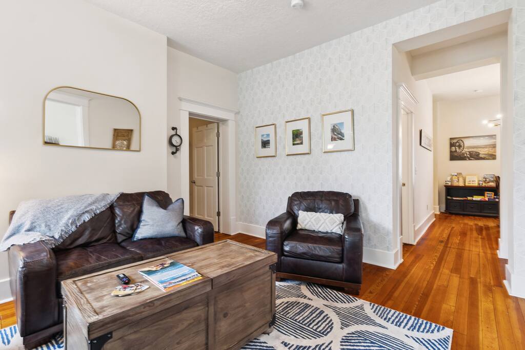 In Southside | Roomy 6 Bedroom | Walk to Choo Choo - Chattanooga In Southside | Roomy 6 Bedroom | Walk to Choo Choo - Chattanooga