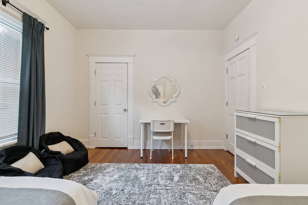 In Southside | Roomy 6 Bedroom | Walk to Choo Choo - Chattanooga In Southside | Roomy 6 Bedroom | Walk to Choo Choo - Chattanooga