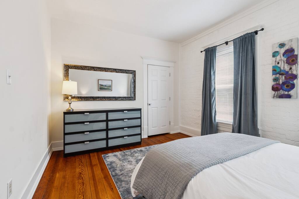 In Southside | Roomy 6 Bedroom | Walk to Choo Choo - Chattanooga In Southside | Roomy 6 Bedroom | Walk to Choo Choo - Chattanooga