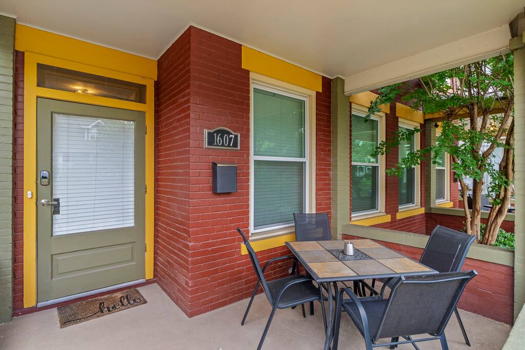 In Southside | Roomy 6 Bedroom | Walk to Choo Choo - Chattanooga In Southside | Roomy 6 Bedroom | Walk to Choo Choo - Chattanooga