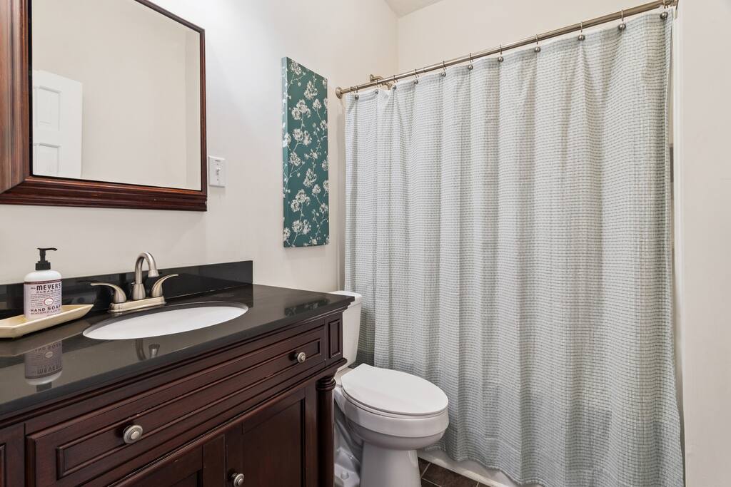 In Southside | Roomy 6 Bedroom | Walk to Choo Choo - Chattanooga In Southside | Roomy 6 Bedroom | Walk to Choo Choo - Chattanooga