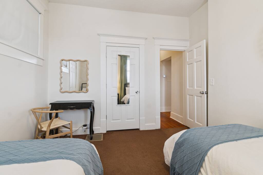 In Southside | Roomy 6 Bedroom | Walk to Choo Choo - Chattanooga In Southside | Roomy 6 Bedroom | Walk to Choo Choo - Chattanooga