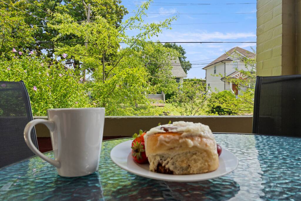 In Southside | Roomy 6 Bedroom | Walk to Choo Choo - Chattanooga In Southside | Roomy 6 Bedroom | Walk to Choo Choo - Chattanooga