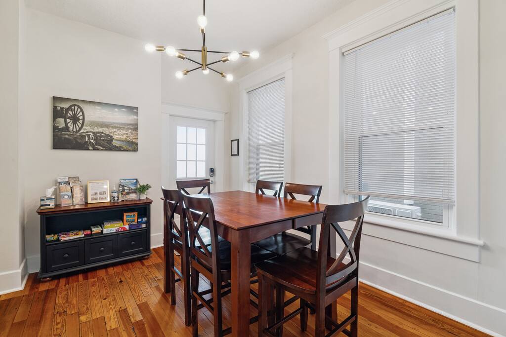 In Southside | Roomy 6 Bedroom | Walk to Choo Choo - Chattanooga In Southside | Roomy 6 Bedroom | Walk to Choo Choo - Chattanooga