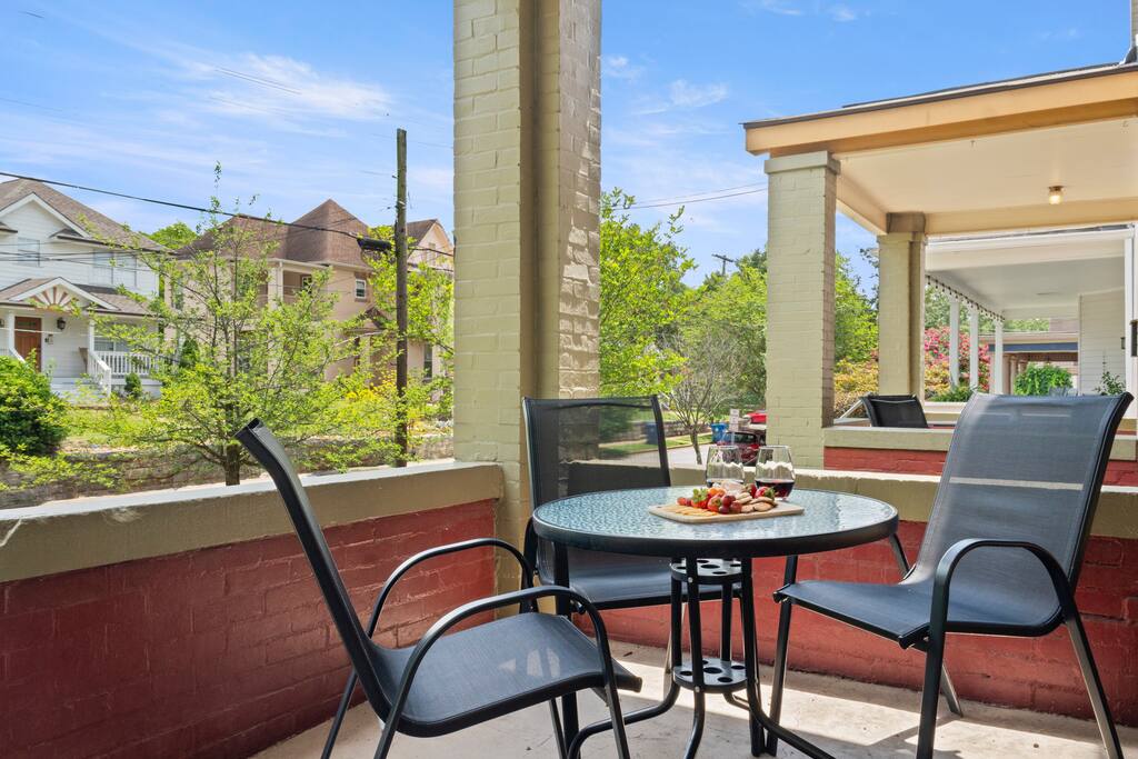 In Southside | Roomy 6 Bedroom | Walk to Choo Choo - Chattanooga In Southside | Roomy 6 Bedroom | Walk to Choo Choo - Chattanooga