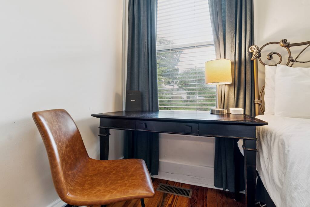 In Southside | Roomy 6 Bedroom | Walk to Choo Choo - Chattanooga In Southside | Roomy 6 Bedroom | Walk to Choo Choo - Chattanooga